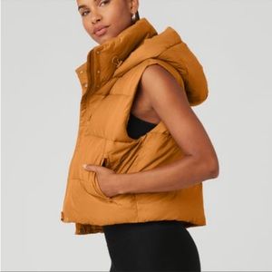 Alo Yoga Gold Rush Puffer Vest - Toffee